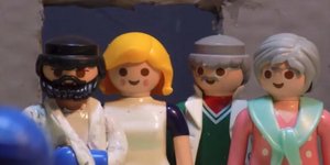 Τα Playmobil πρωταγωνιστούν σε βίντεο για τα τροχαία ατυχήματα