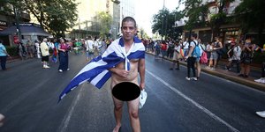 Γυμνός εμφανίστηκε ένας άνδρας στο Athens Pride 2019