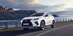 H Lexus ανανεώνει το RX