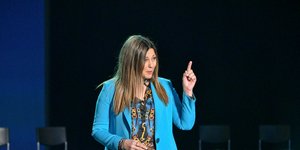 Η Σοφία Ζαχαράκη μιλάει