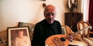 Ο Στέλιος Βαμβακάρης, γιος του Μάρκου και εξαίρετος μουσικός