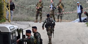 Στρατιώτες στον Λίβανο με όπλα
