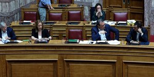 Αναταραχή στους βουλευτές του ΣΥΡΙΖΑ προκάλεσαν οι δηλώσεις Φάμελλου για τις τροπολογίες 