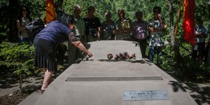 Το μνήμα του Χαρίλαου Φλωράκη