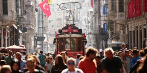 Εικόνα από την οδό Ιστικλάλ της Κωνσταντινούπολης