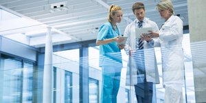 Τρεις γιατροί 