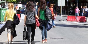 Τρεις γυναίκες πλάτη