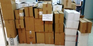 Κούτες με λαθραία τσιγάρα
