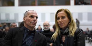 Γιάνης Βαρουφάκης Δανάη Στράτου