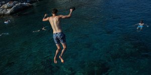 Βουτιά στη θάλασσα