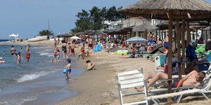 Επιστρέφει η καθημερινότητα στη Χαλκιδικη 