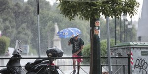 Ανδρας με ομπρέλα