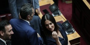 Νόνη Δούνια στη Βουλή