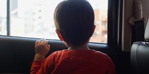 Παιδί στο αυτοκίνητο