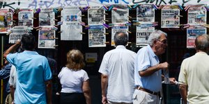 Εφημερίδες σε περίπτερο