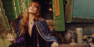 H Φλόρενς Γουέλς με Gucci