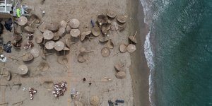 Καταστροφές στην παραλία 