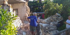 Κατάρρευση σπιτιού από σεισμό στις Φιλιππίνες 