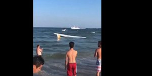 Αεροσκάφος προσγειώθηκε στη θάλασσα