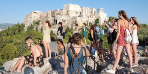 Τουρίστες, Ακρόπολη