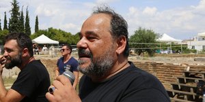 Ο Αλέξανδρος Ρήγας στις πρόβες θεατρικής παράστασης
