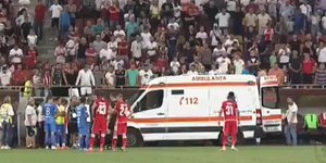 Ασθενοφόρο σε γήπεδο στη Ρουμανία