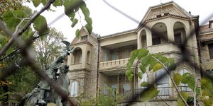 Βασιλικά ανάκτορα στο Τατόι