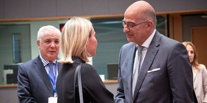 Ο Νίκος Δένδιας με τη Φεντερίκα Μογκερίνι