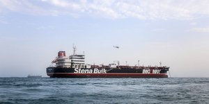 Το δεξαμενόπλοιο Stena Impero στο στενό του Ορμούζ