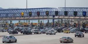 Αυτοκίνητα σε διόδια