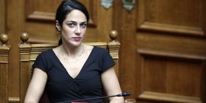 Η Δόμνα Μιχαηλίδου, υφυπουργός Εργασίας, στα υπουργικά έδρανα