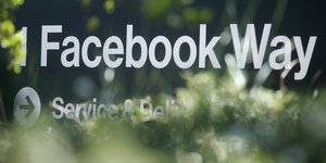 Επίθεση με σαρίν στα κεντρικά του Facebook