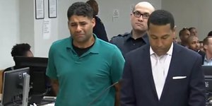 O πατέρας των άτυχων διδύμων, Χουάν Ροντρίγκεζ
