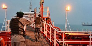 Οι Φρουροί της Επανάστασης πάνω σε τάνκερ