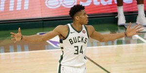 Ο Γιάννης Αντετοκούνμπο