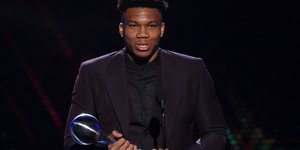 Ο Γιάννης Αντετοκούνμπο στα βραβεία του ESPN