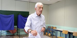 Ο Γιάννης Μπουτάρης ψήφισε σε εκλογικό κέντρο της Θεσσαλονίκης