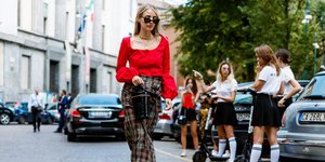 Γυναίκα κόκκινο τοπ