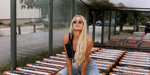 Η Ιωάννα Τούνη ποζάρει πάνω σε καρότσια λαϊκής στο Instagram