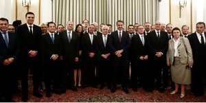 Ο Κυριάκος Μητσοτάκης και οι υπουργοί της κυβέρνησης της ΝΔ