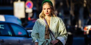 Κοπέλα στο δρόμο