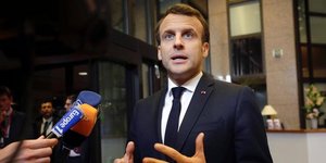 Ο Εμανουέλ Μακρόν στις Βρυξέλλες/Φωτογραφία Associated Press