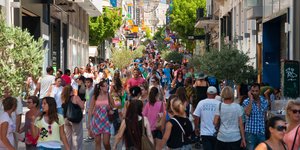 Κόσμος στην Ερμού