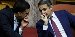 Ο υπουργός Υγείας Βασίλης Κικίλιας με τον πρωθυπουργός Κυριάκο Μητσοτάκη