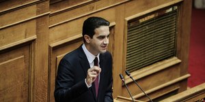 Ο βουλευτής ΚΙΝΑΛ, Μιχάλης Κατρίνης στο βήμα της Βουλής