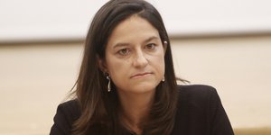 Η Νίκη Κεραμέως με μαύρο ρούχο