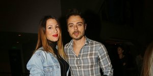 O Νίκος Μίχας σε δημόσια εμφάνιση με την σύζυγό του, Αννα