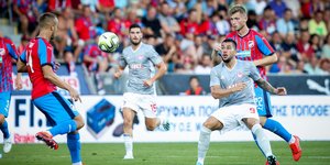 Ο Γκερέρο στο ματς Βικτόρια Πλζεν-Ολυμπιακός