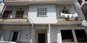 Το σπίτι όπου έγινε το άγριο έγκλημα στο Περιστέρι