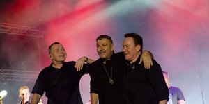 Αντώνης Ρέμος και UB40